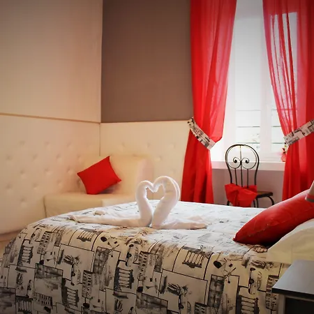 아이 피라미드 3*