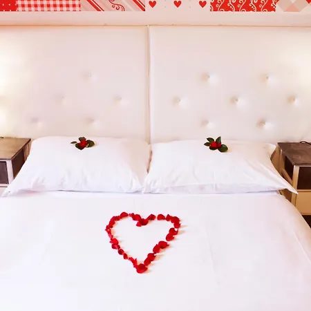 아이 피라미드 3*